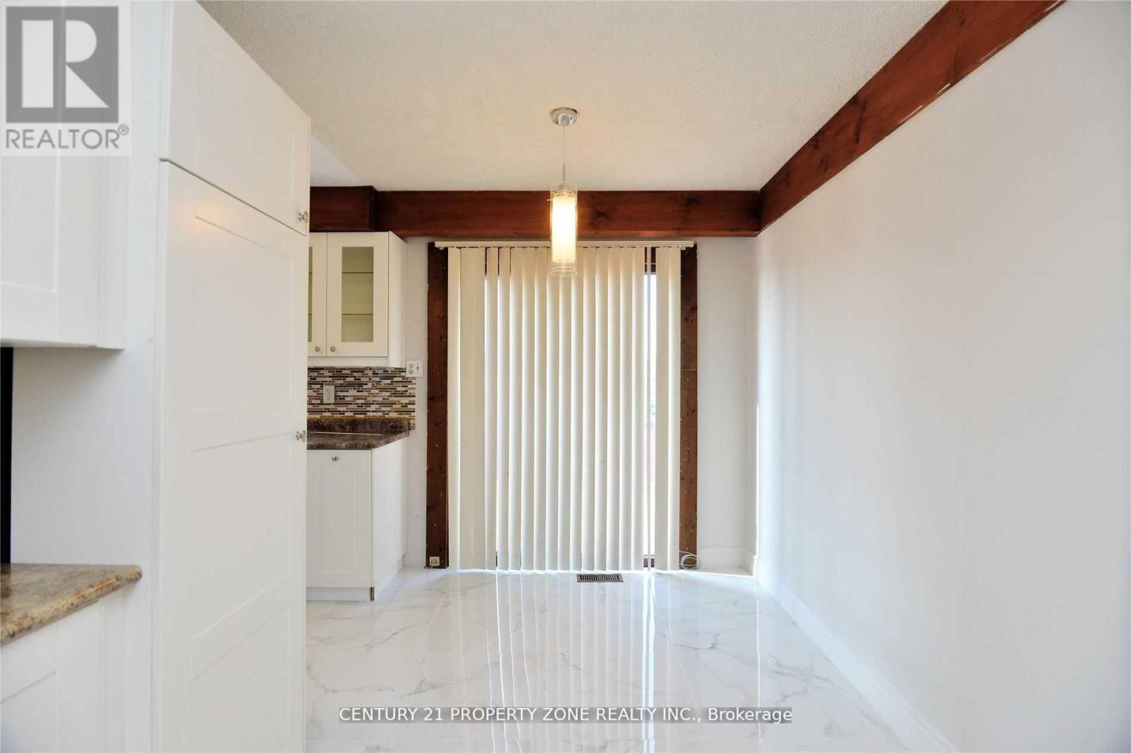 41 Crosswood Lane, Brampton, Ontario  L6V 3M1 - Photo 4 - W12435003