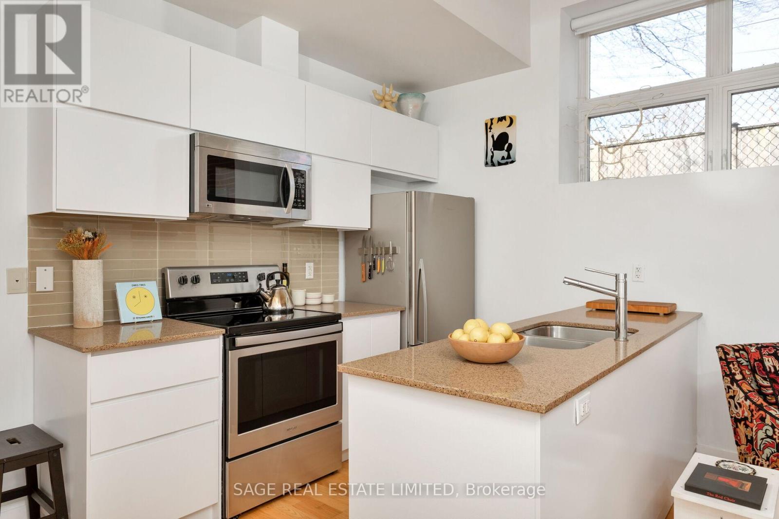 103 - 152 Annette Street, Toronto, Ontario  M6P 1P4 - Photo 8 - W12435008