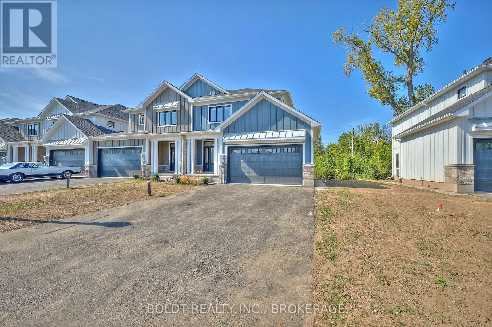 554 Mississauga Avenue, Fort Erie, Ontario  L2A 0G8 - Photo 2 - X12435088