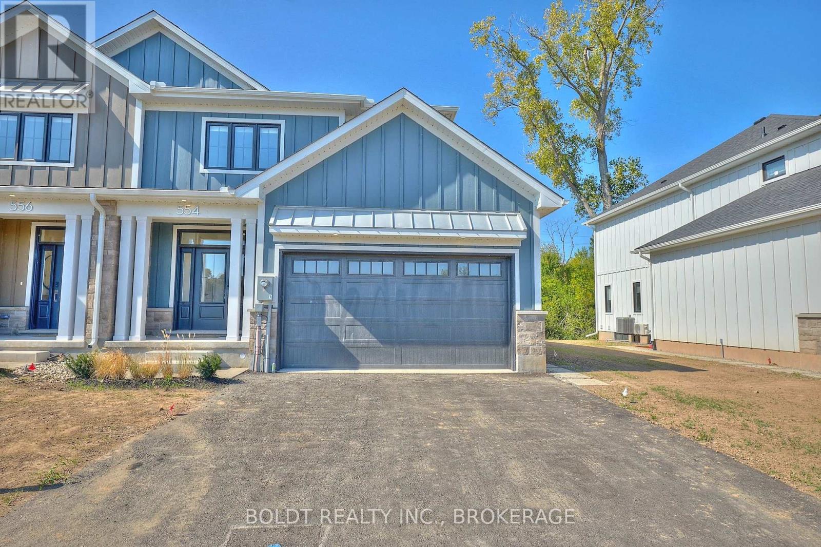 554 Mississauga Avenue, Fort Erie, Ontario  L2A 0G8 - Photo 3 - X12435088