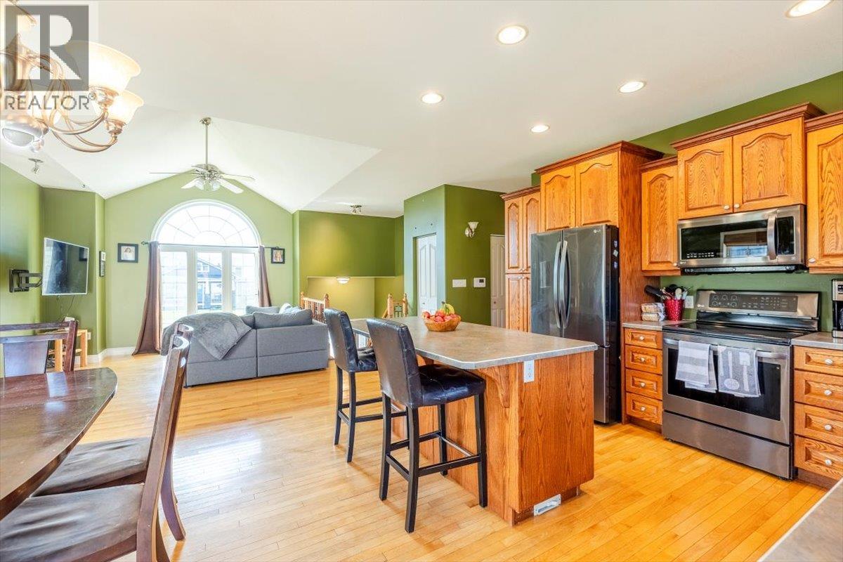 1213 Valley View Drive, Sparwood, British Columbia  V0B 2G2 - Photo 12 - 10359799