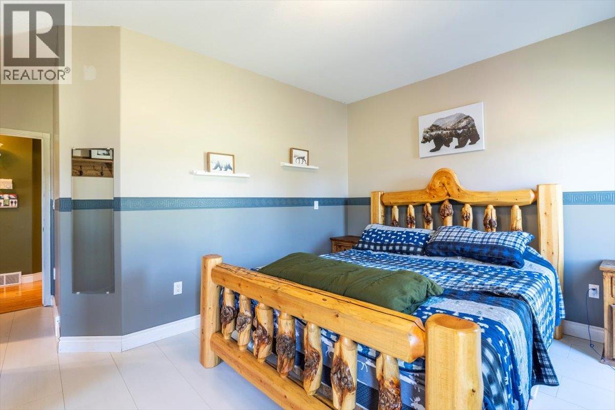 1213 Valley View Drive, Sparwood, British Columbia  V0B 2G2 - Photo 23 - 10359799