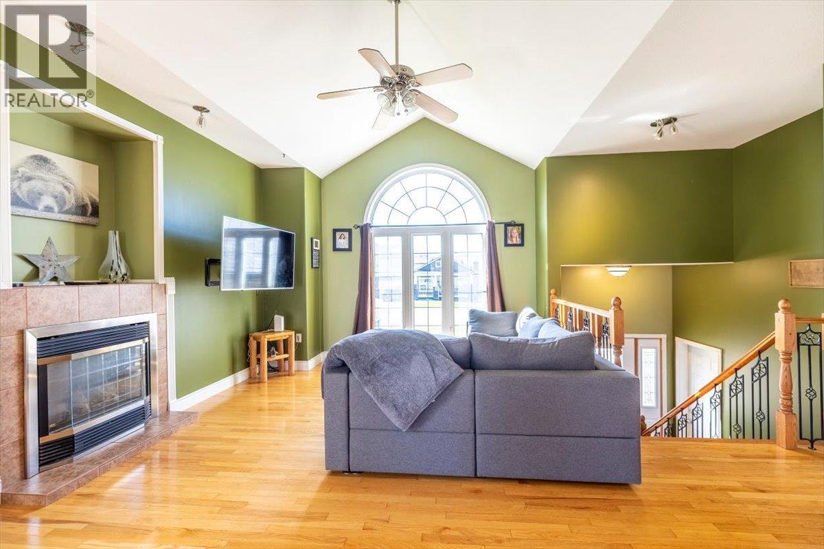 1213 Valley View Drive, Sparwood, British Columbia  V0B 2G2 - Photo 17 - 10359799