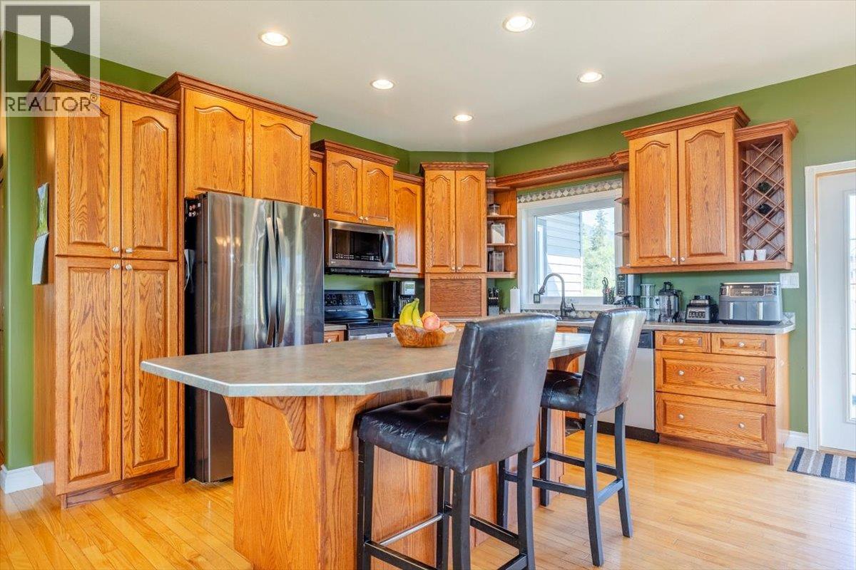 1213 Valley View Drive, Sparwood, British Columbia  V0B 2G2 - Photo 11 - 10359799