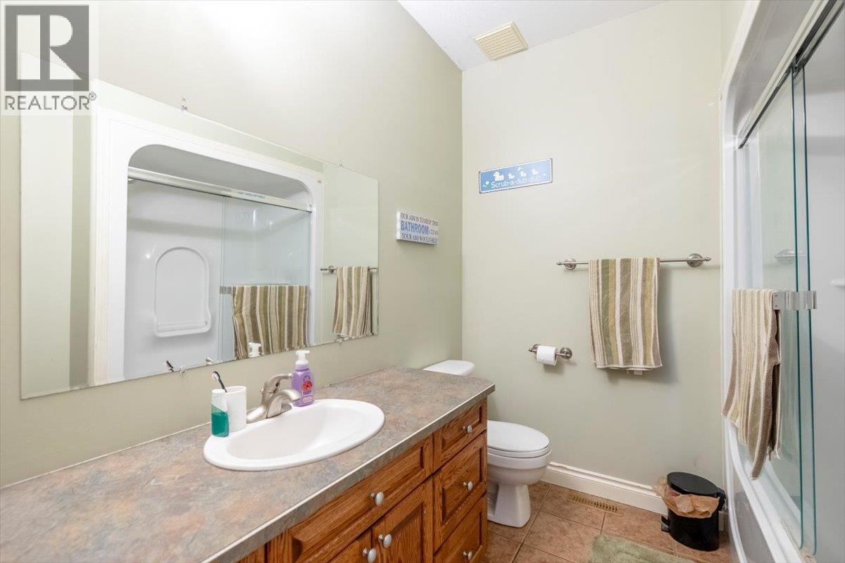 1213 Valley View Drive, Sparwood, British Columbia  V0B 2G2 - Photo 37 - 10359799