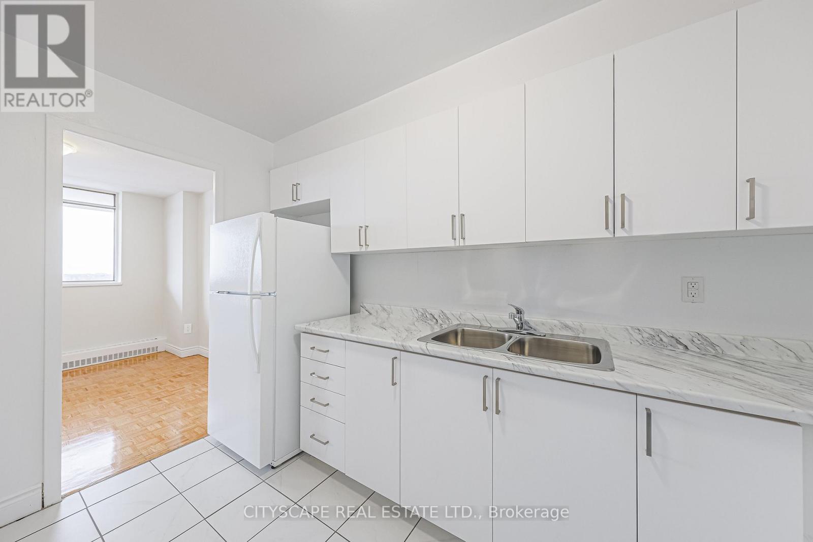 303 - 100 Rowena Drive, Toronto, Ontario  M3A 1P9 - Photo 11 - C12434952