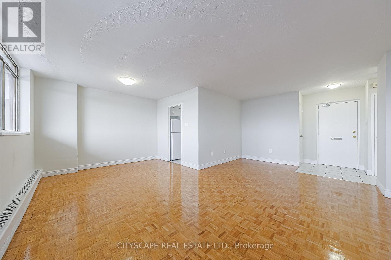 303 - 100 Rowena Drive, Toronto, Ontario  M3A 1P9 - Photo 7 - C12434952