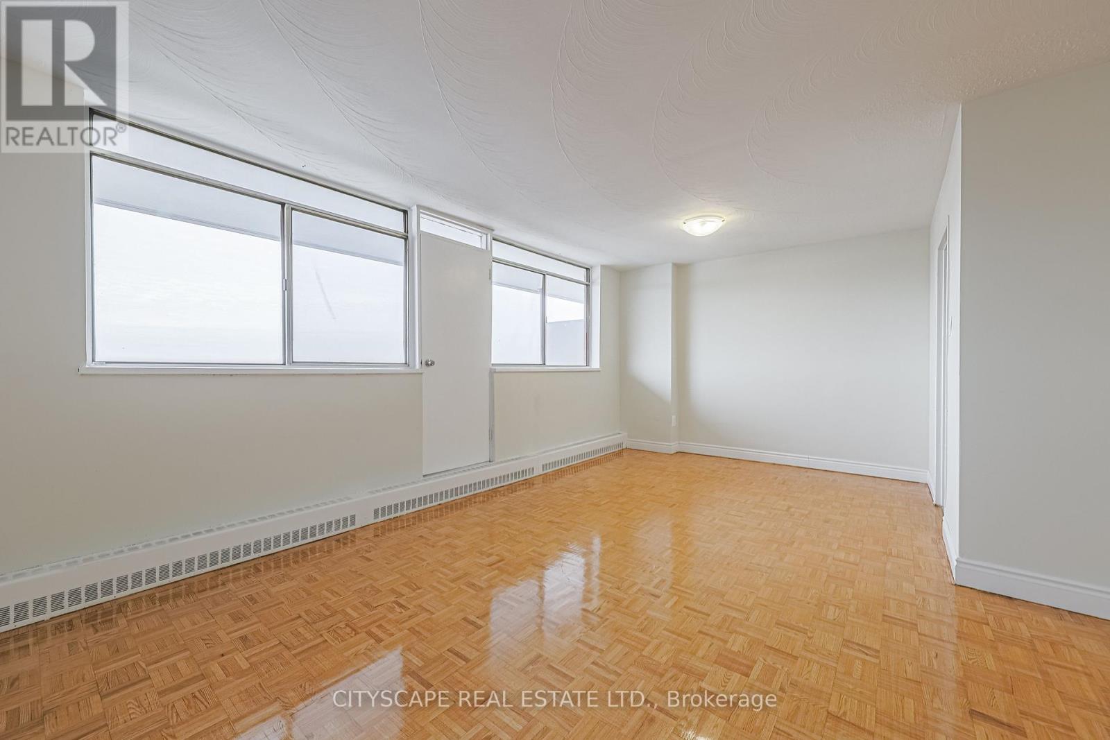 303 - 100 Rowena Drive, Toronto, Ontario  M3A 1P9 - Photo 6 - C12434952