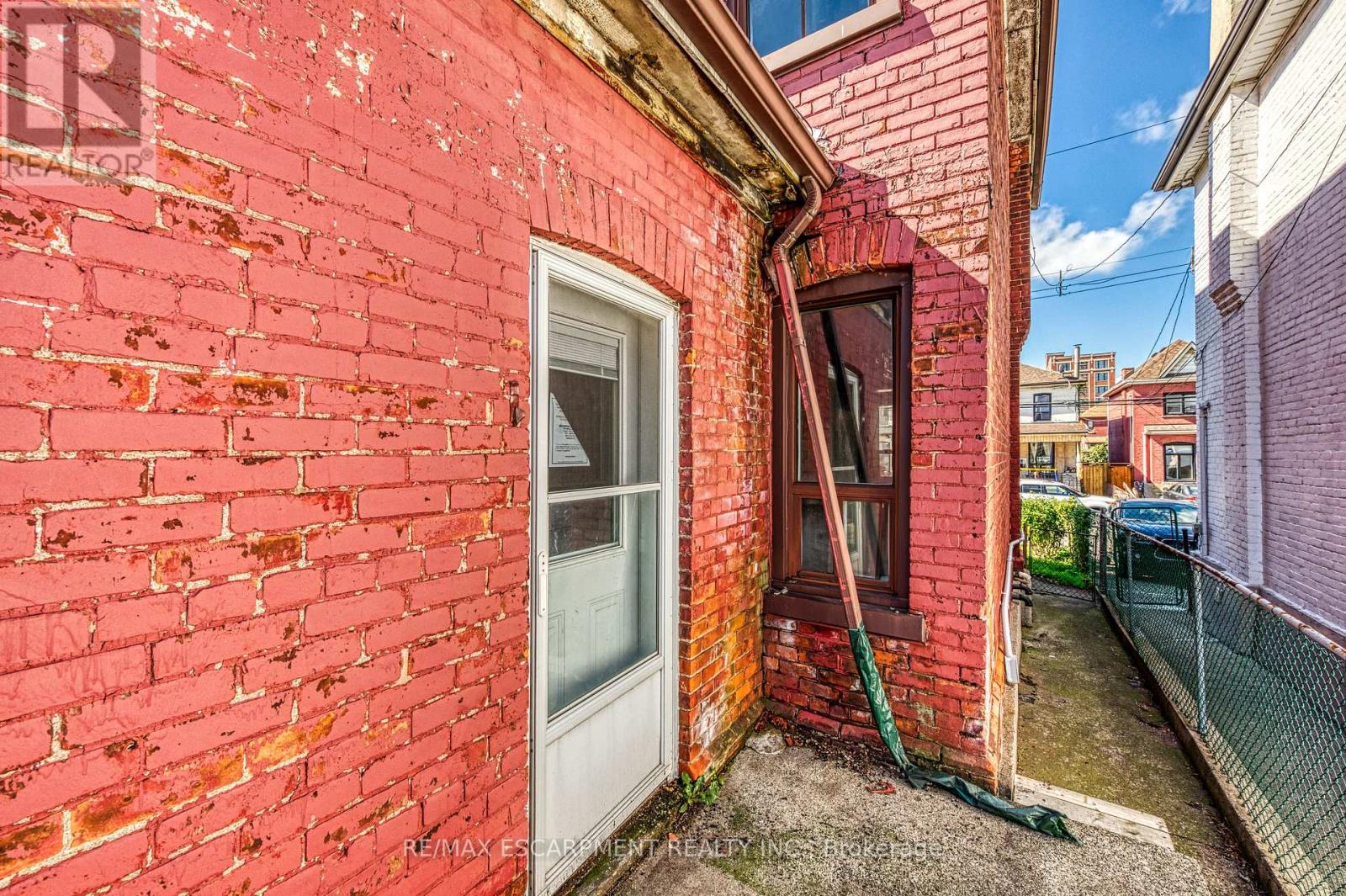 36 Fullerton Avenue, Hamilton, Ontario  L8L 6G8 - Photo 7 - X12434958