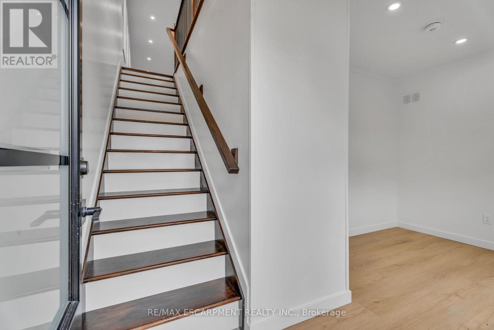 C - 133 Durham Street, Port Colborne, Ontario  L3K 1E1 - Photo 7 - X12434964