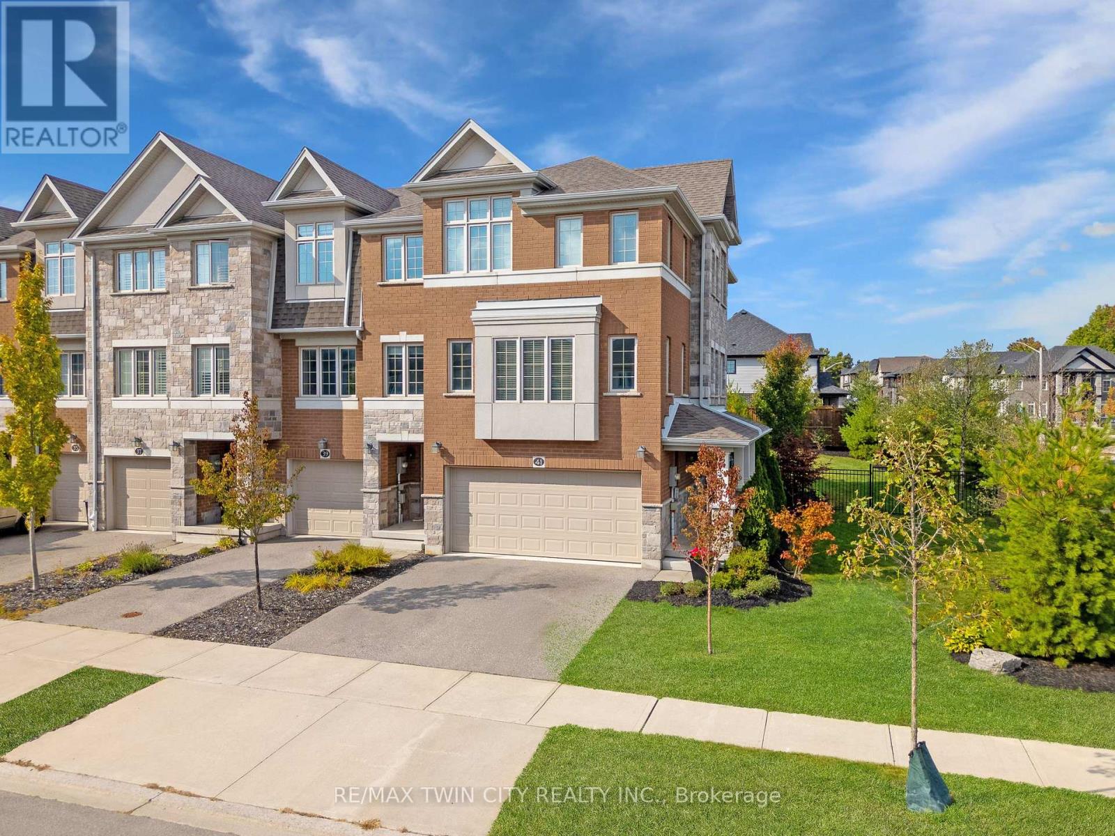 41 Sportsman Hill Street, Kitchener, Ontario  N2P 0J4 - Photo 2 - X12435012