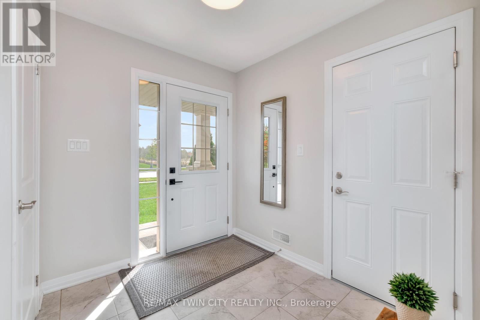 41 Sportsman Hill Street, Kitchener, Ontario  N2P 0J4 - Photo 7 - X12435012