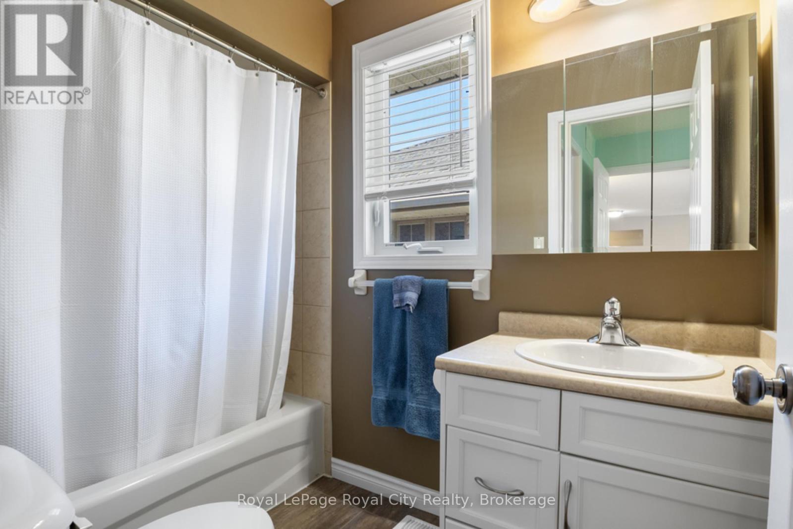 72 Stanley Crescent, Centre Wellington, Ontario  N0B 1S0 - Photo 25 - X12435114