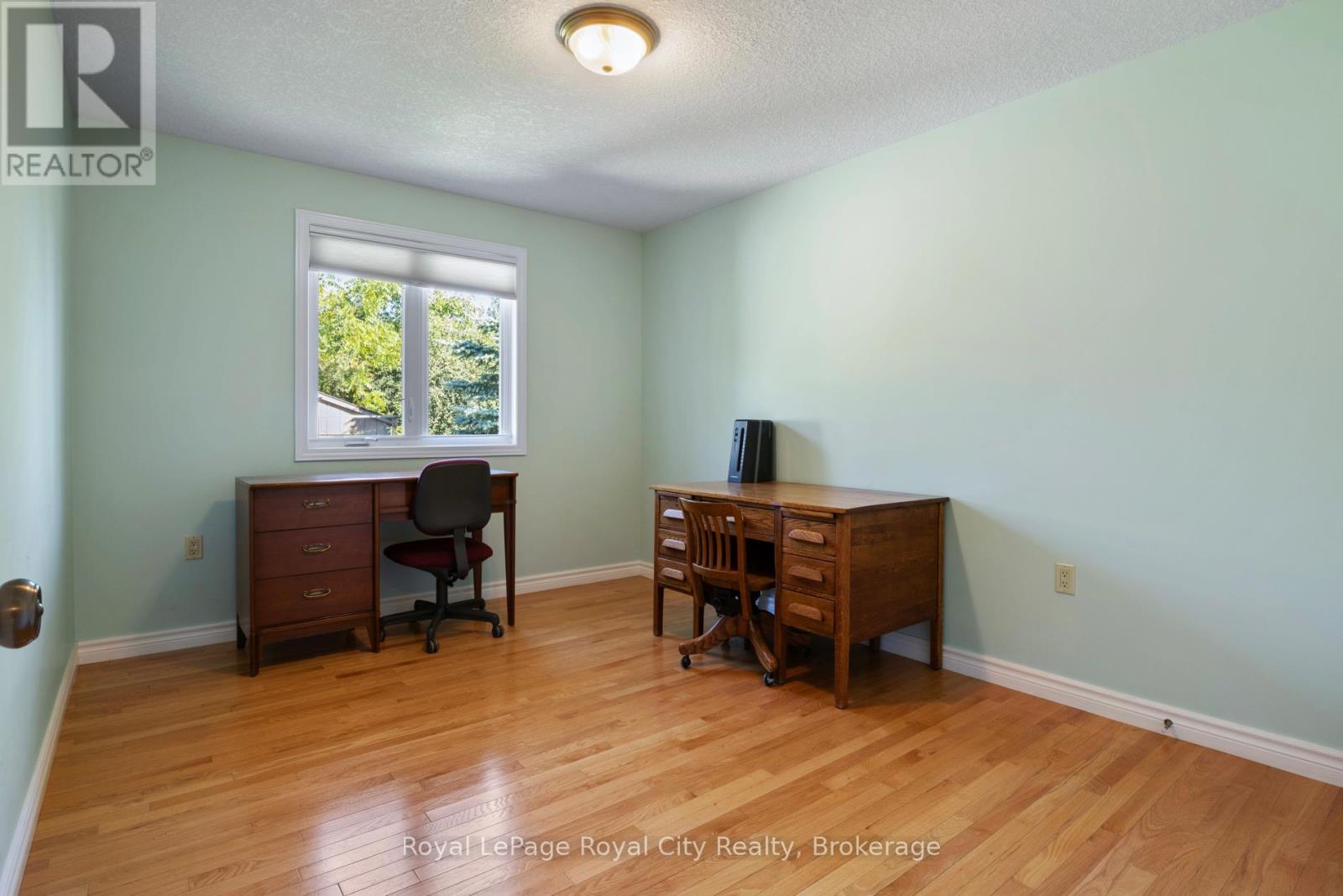 72 Stanley Crescent, Centre Wellington, Ontario  N0B 1S0 - Photo 29 - X12435114