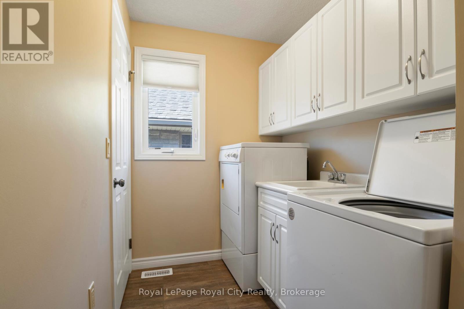 72 Stanley Crescent, Centre Wellington, Ontario  N0B 1S0 - Photo 34 - X12435114
