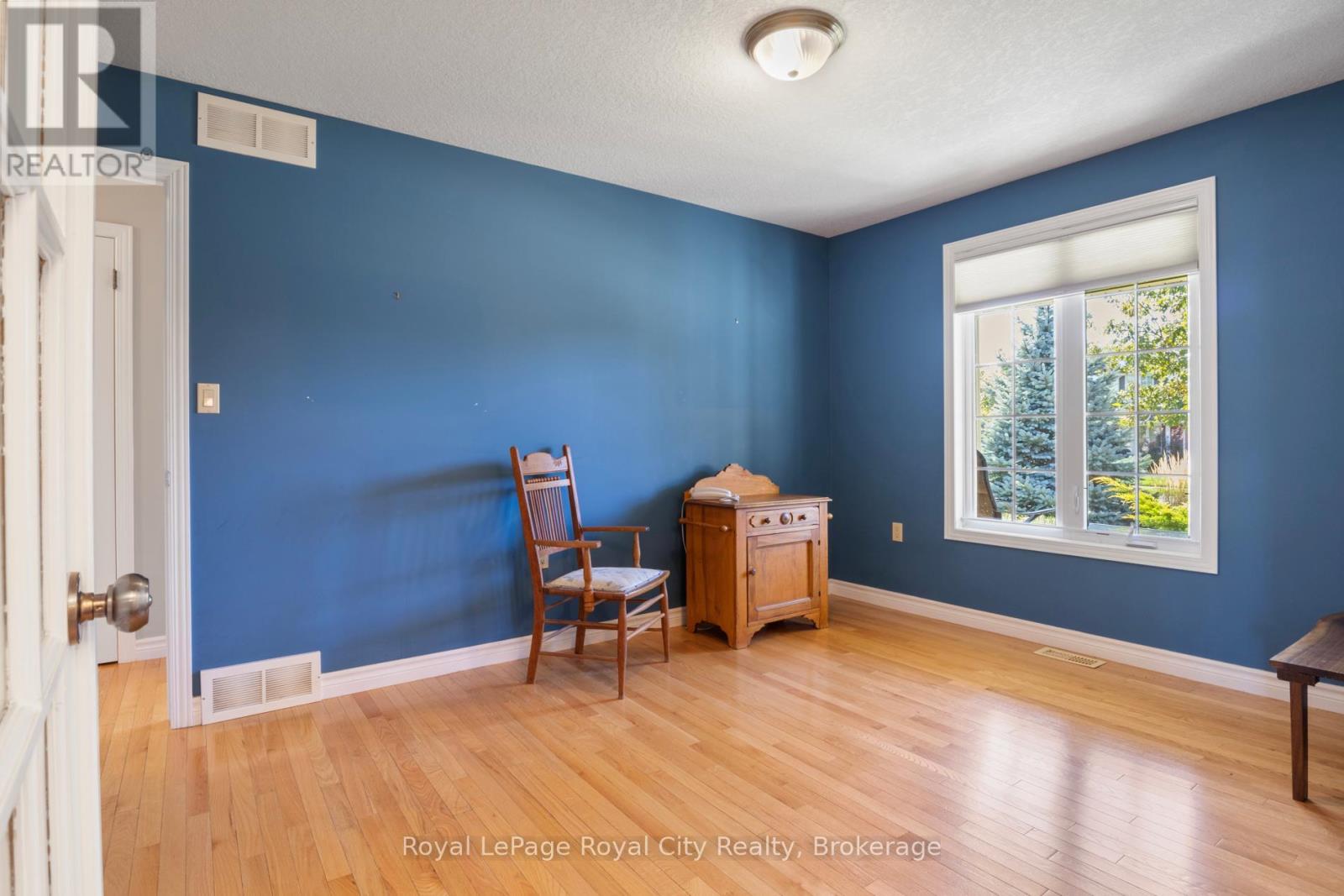72 Stanley Crescent, Centre Wellington, Ontario  N0B 1S0 - Photo 20 - X12435114