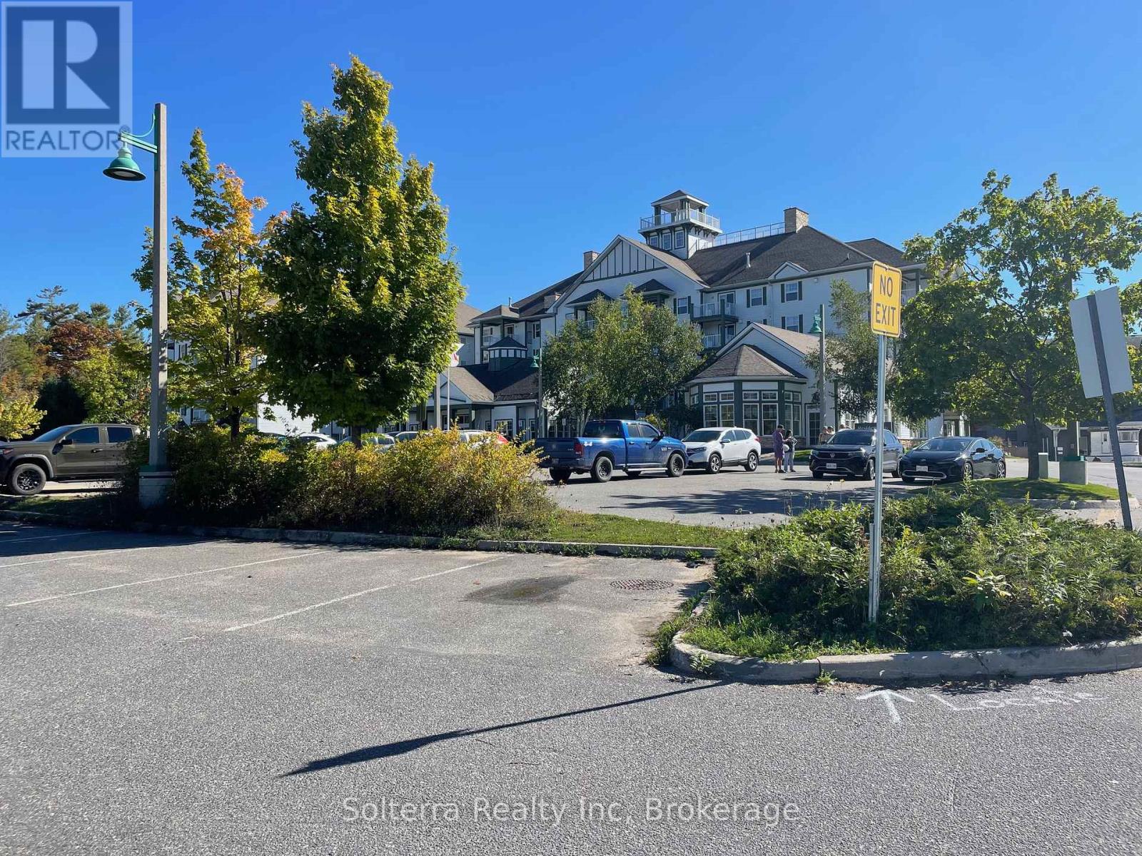 Unit #208 - 130 Steamship Bay Road, Gravenhurst, Ontario  P1P 1Z9 - Photo 18 - X12435142