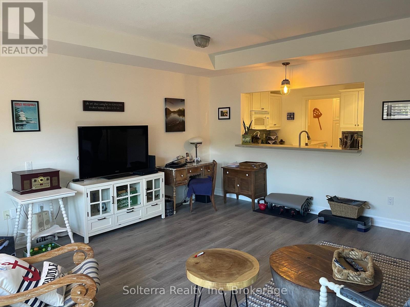 Unit #208 - 130 Steamship Bay Road, Gravenhurst, Ontario  P1P 1Z9 - Photo 5 - X12435142