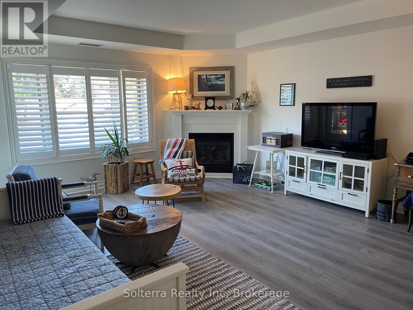 Unit #208 - 130 Steamship Bay Road, Gravenhurst, Ontario  P1P 1Z9 - Photo 4 - X12435142