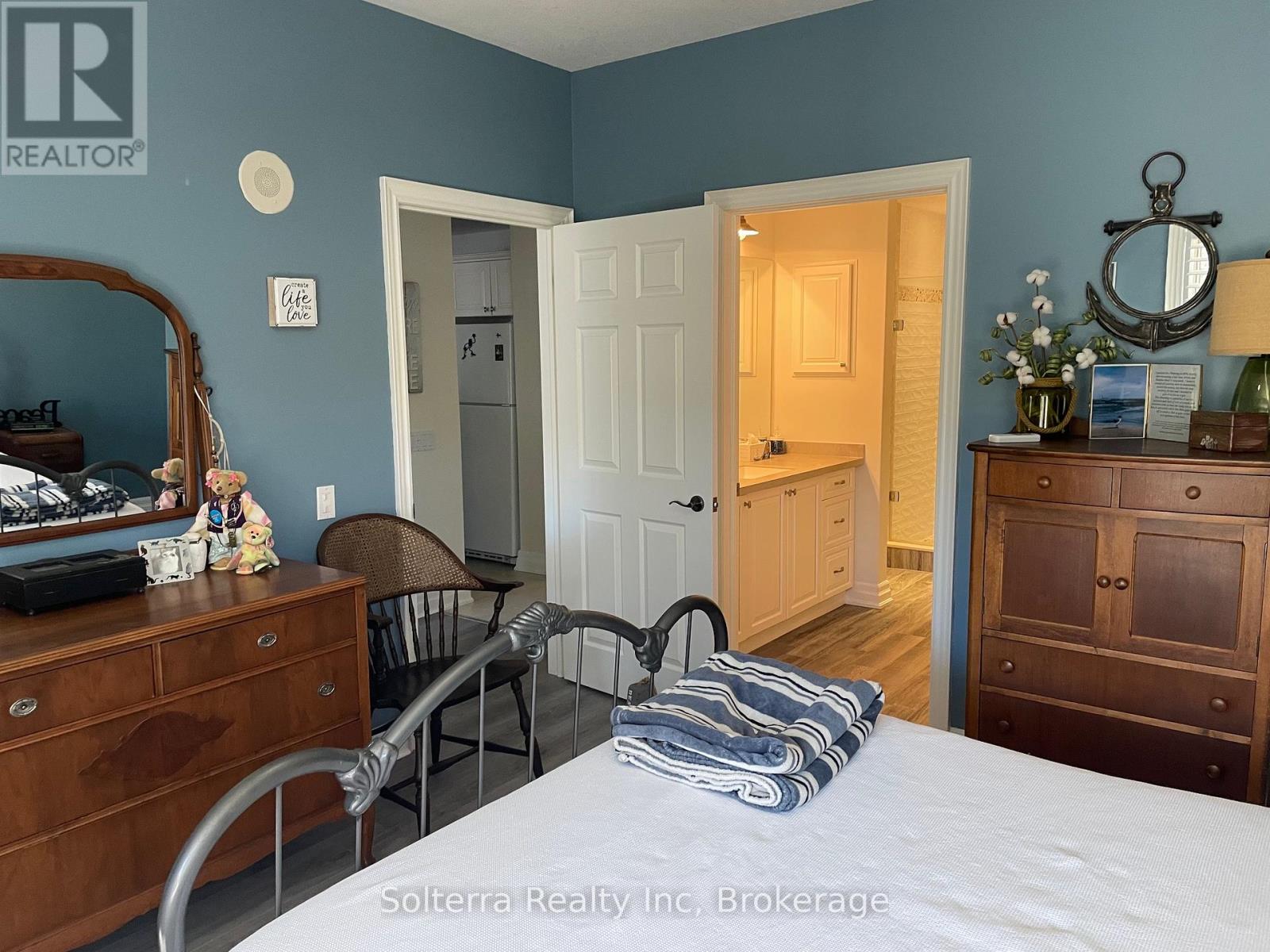 Unit #208 - 130 Steamship Bay Road, Gravenhurst, Ontario  P1P 1Z9 - Photo 10 - X12435142