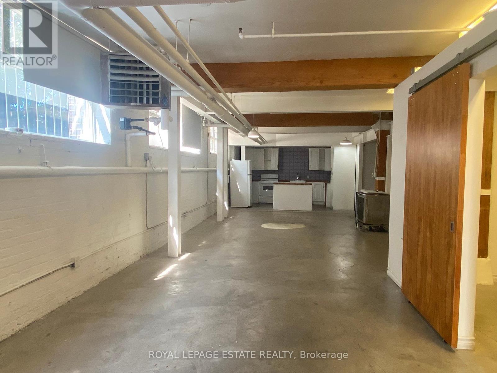 3 - 535 Queen Street E, Toronto, Ontario  M5A 1V1 - Photo 2 - C12411662