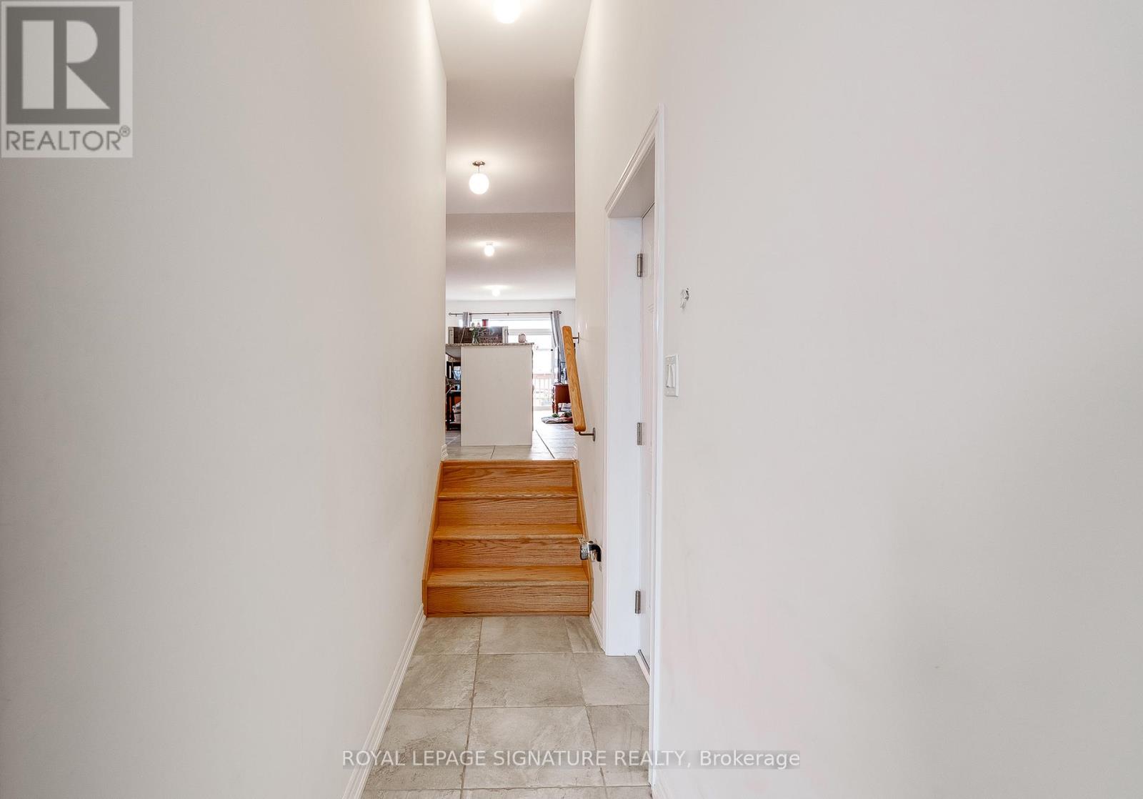 62 Bannister Road, Barrie, Ontario  L9J 0L7 - Photo 3 - S12435010