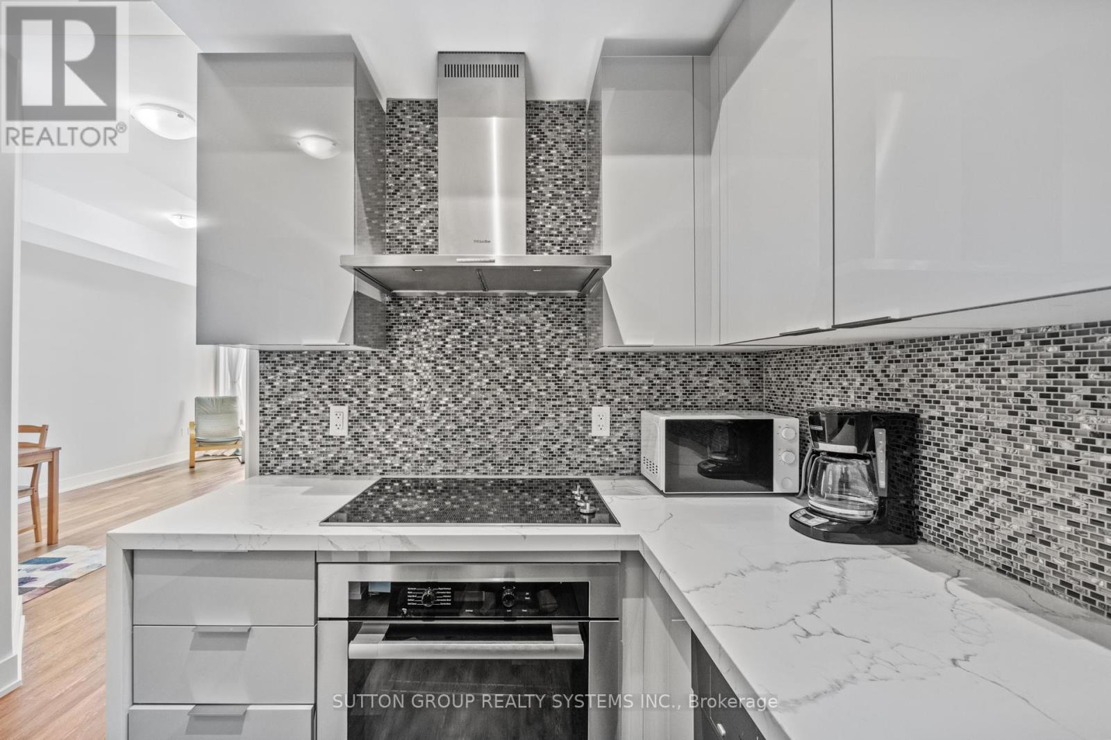 914 - 30 Shore Breeze Drive, Toronto, Ontario  M8V 0J1 - Photo 11 - W12387391
