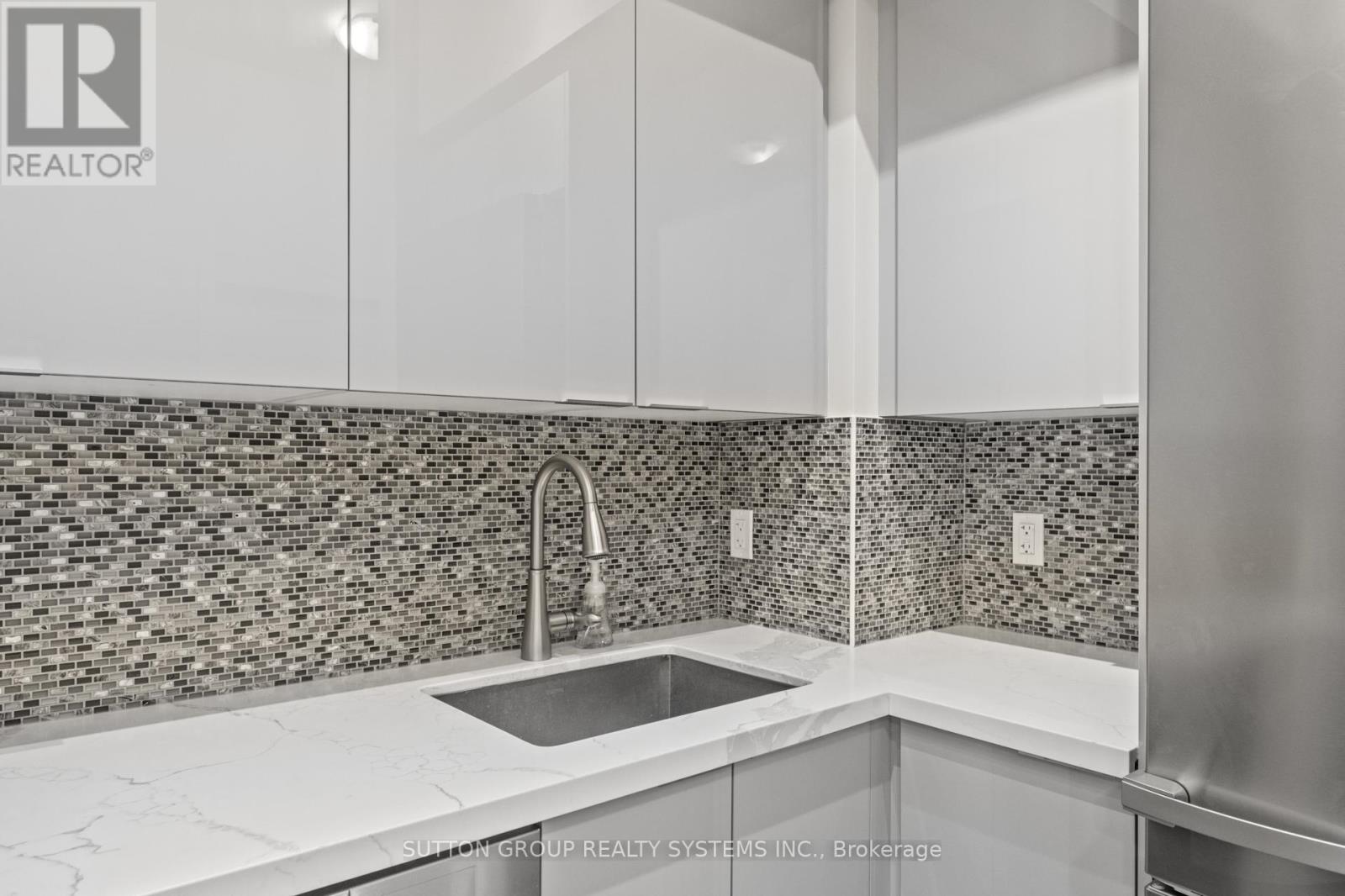 914 - 30 Shore Breeze Drive, Toronto, Ontario  M8V 0J1 - Photo 12 - W12387391