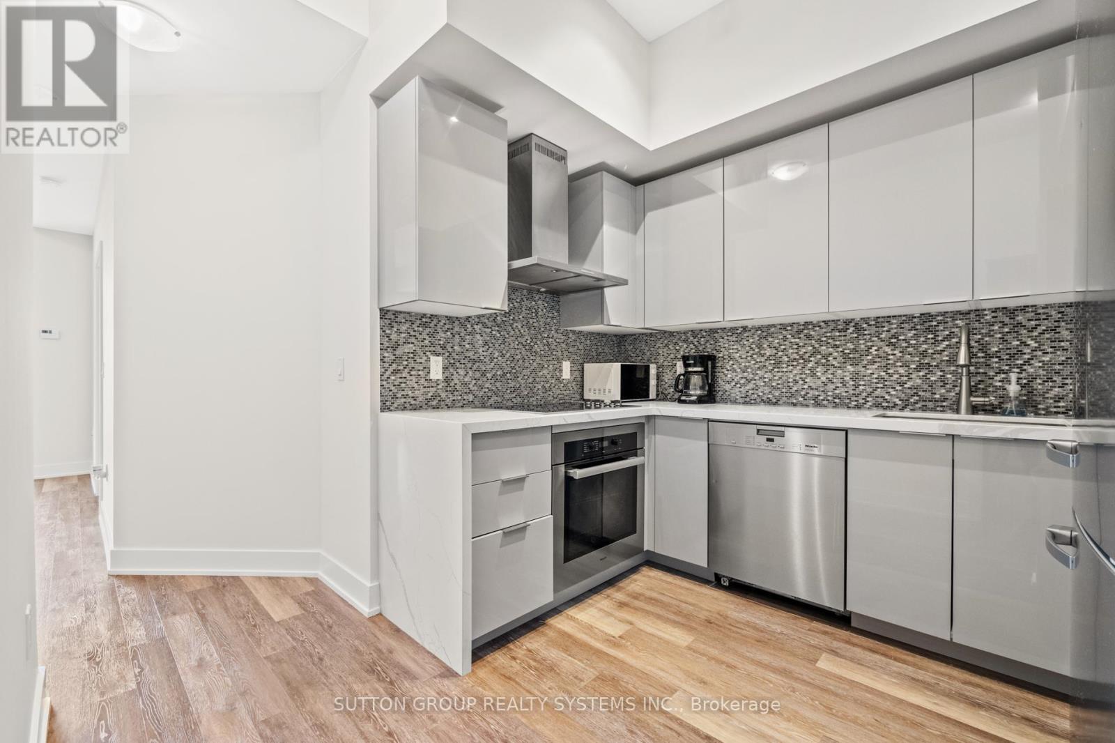 914 - 30 Shore Breeze Drive, Toronto, Ontario  M8V 0J1 - Photo 8 - W12387391