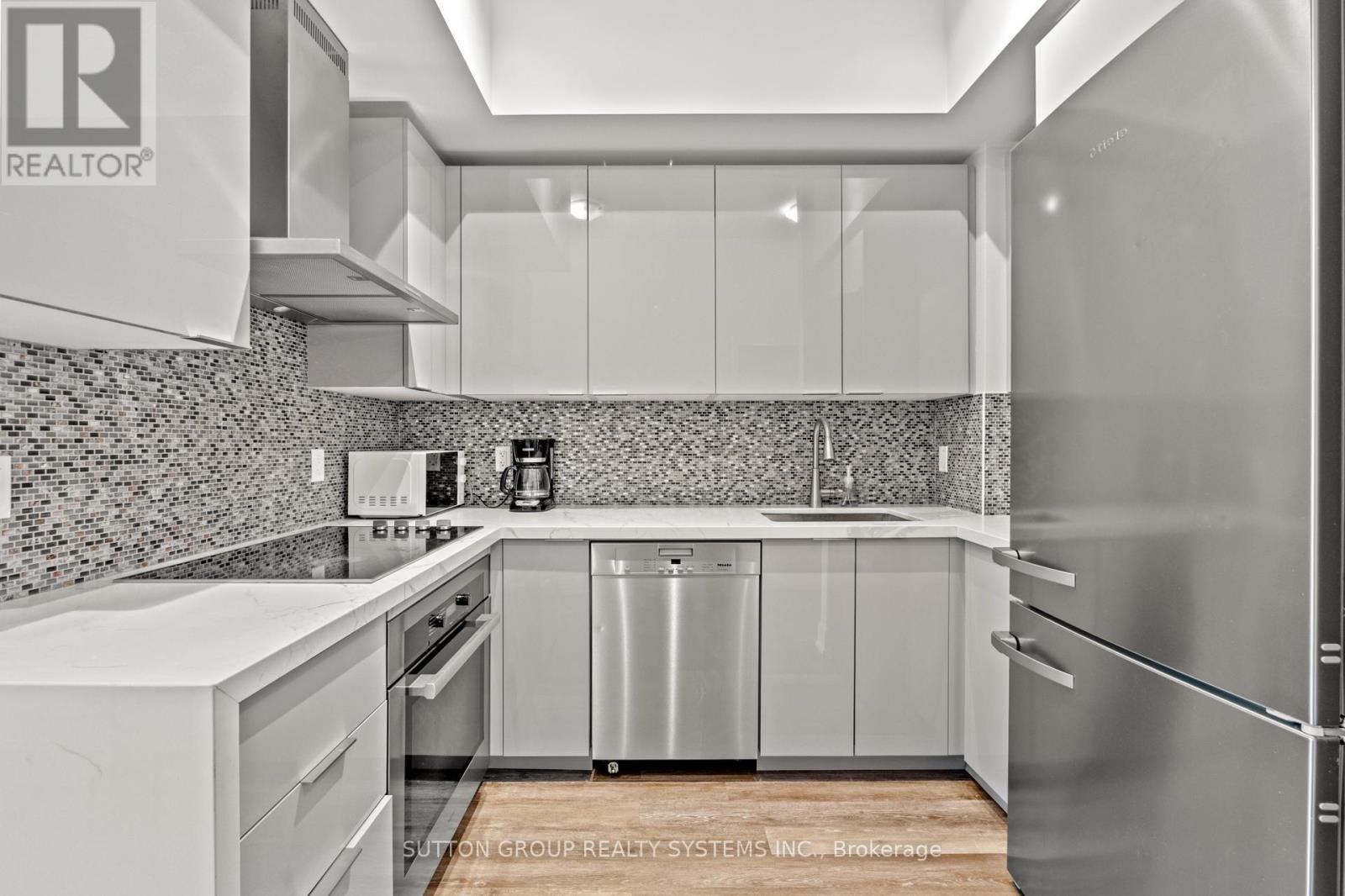 914 - 30 Shore Breeze Drive, Toronto, Ontario  M8V 0J1 - Photo 9 - W12387391