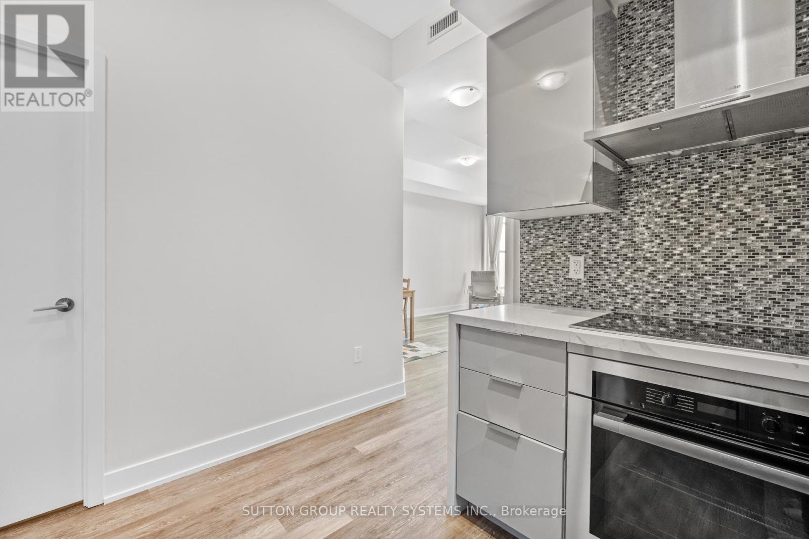 914 - 30 Shore Breeze Drive, Toronto, Ontario  M8V 0J1 - Photo 13 - W12387391