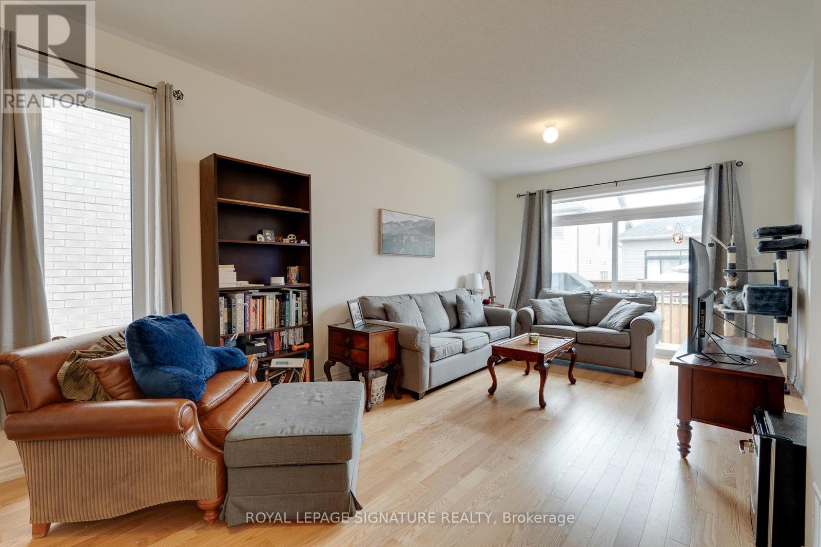62 Bannister Road, Barrie, Ontario  L9J 0L7 - Photo 7 - S12435010