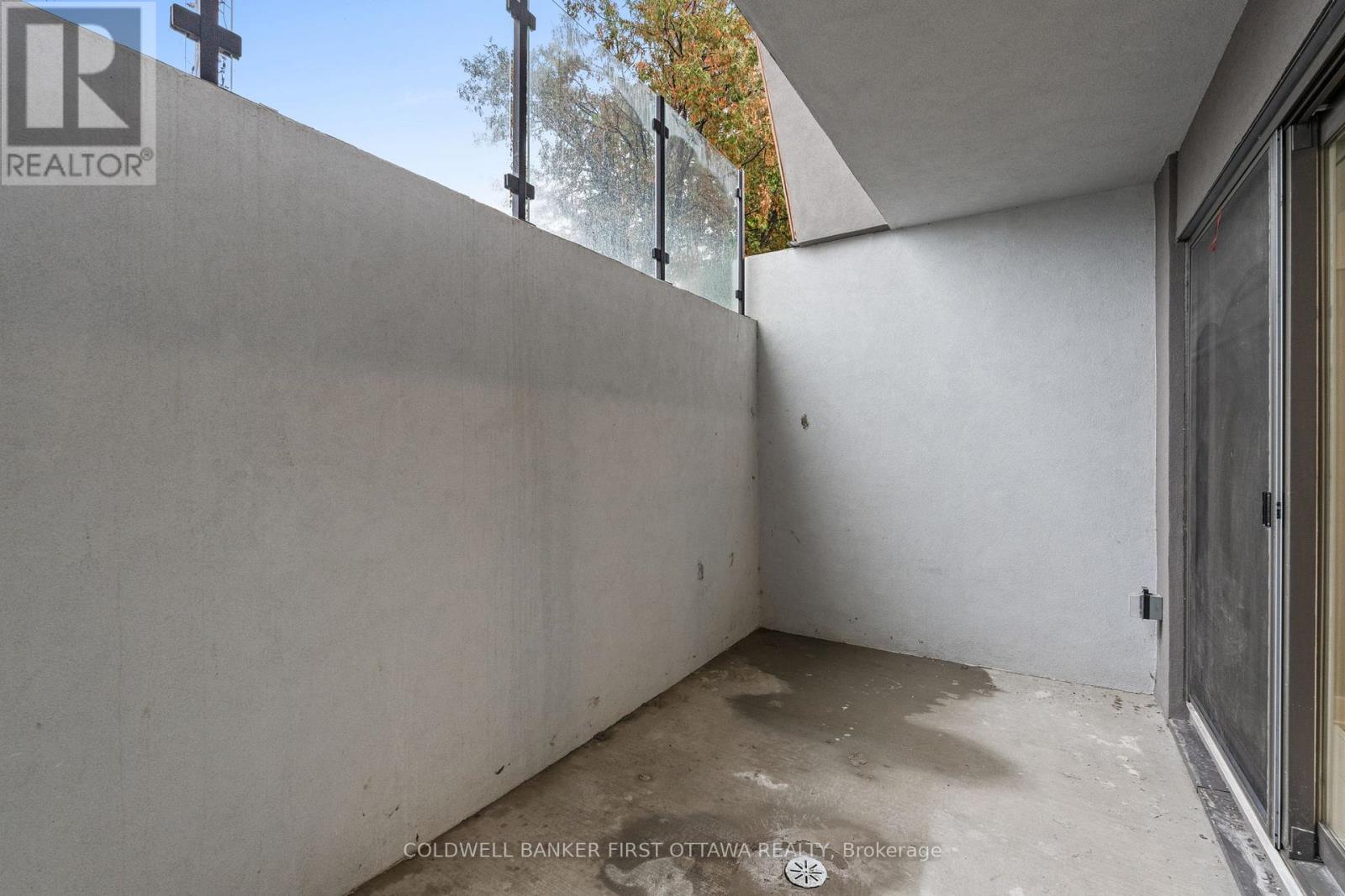 B - 884 Byron Avenue, Ottawa, Ontario  K2A 0A1 - Photo 11 - X12434016
