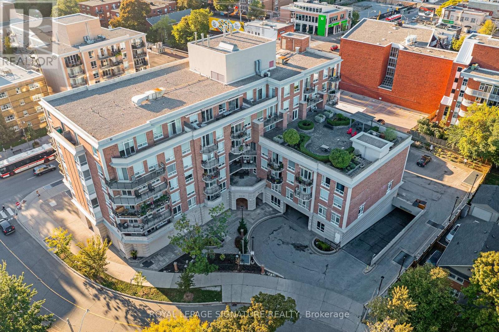 317 - 18 WANLESS AVENUE, Toronto, Ontario