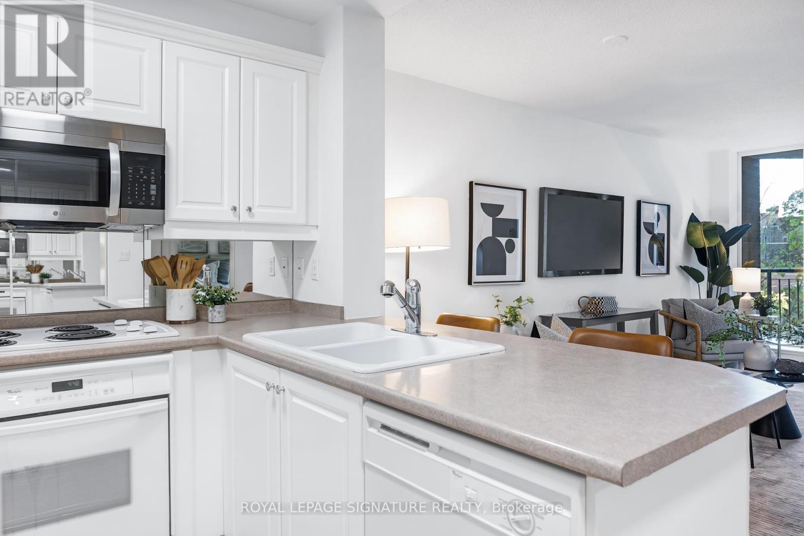 317 - 18 Wanless Avenue, Toronto, Ontario  M4N 3R9 - Photo 11 - C12435049
