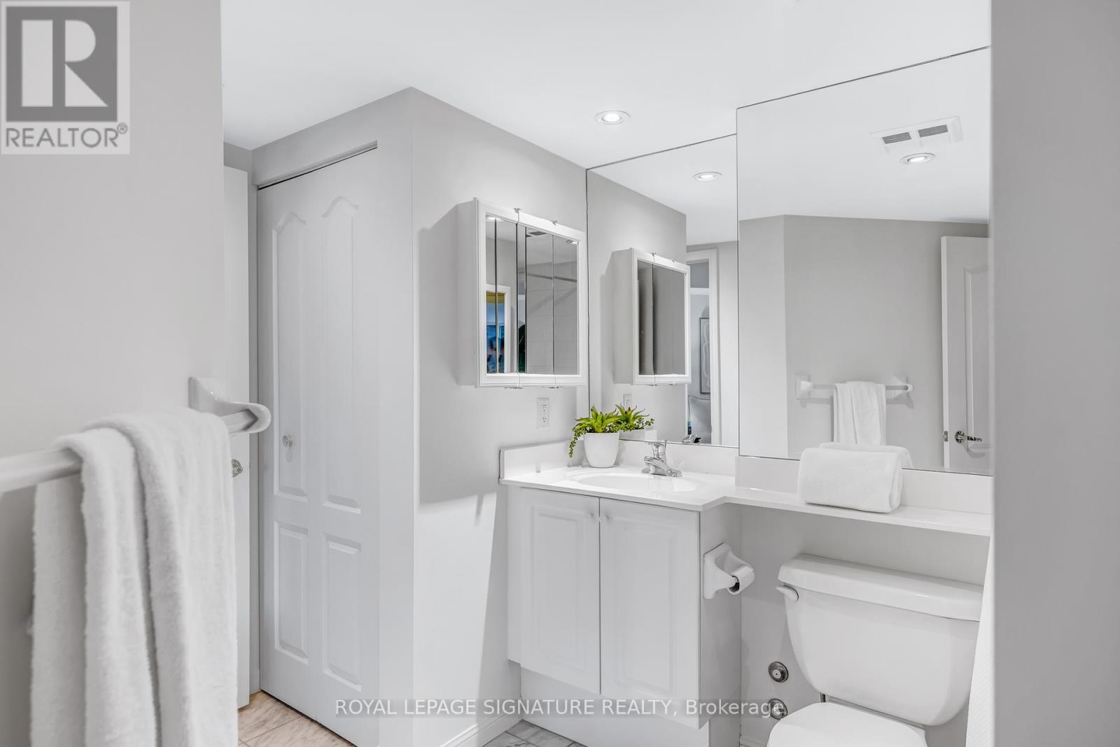 317 - 18 Wanless Avenue, Toronto, Ontario  M4N 3R9 - Photo 18 - C12435049