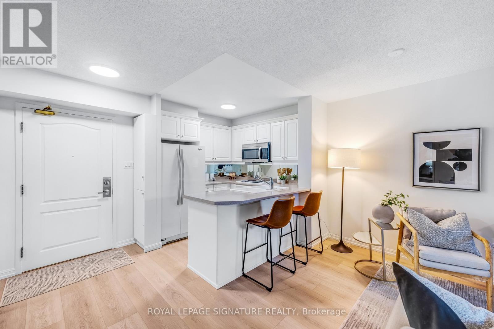 317 - 18 Wanless Avenue, Toronto, Ontario  M4N 3R9 - Photo 9 - C12435049