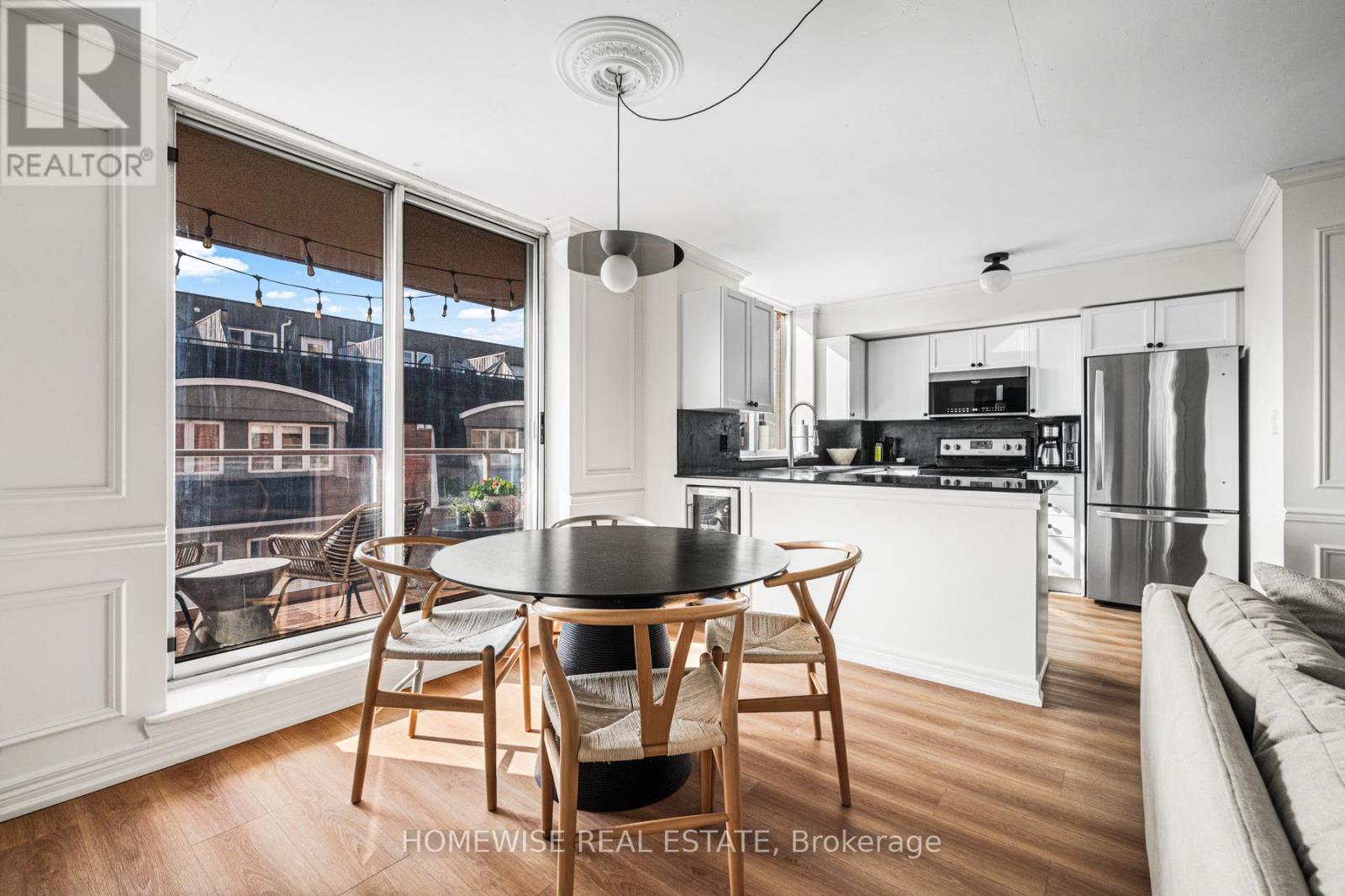 404 - 1369 BLOOR STREET W, Toronto, Ontario