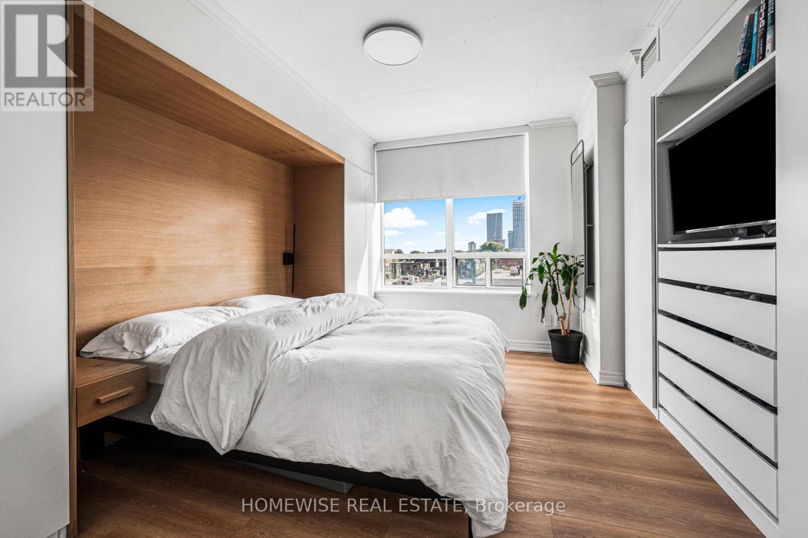 404 - 1369 Bloor Street W, Toronto, Ontario  M6P 4J4 - Photo 11 - C12435112