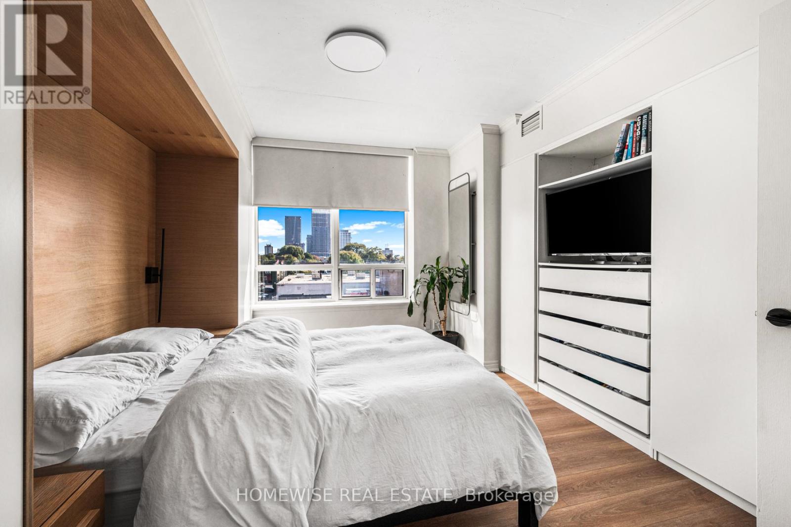 404 - 1369 Bloor Street W, Toronto, Ontario  M6P 4J4 - Photo 12 - C12435112