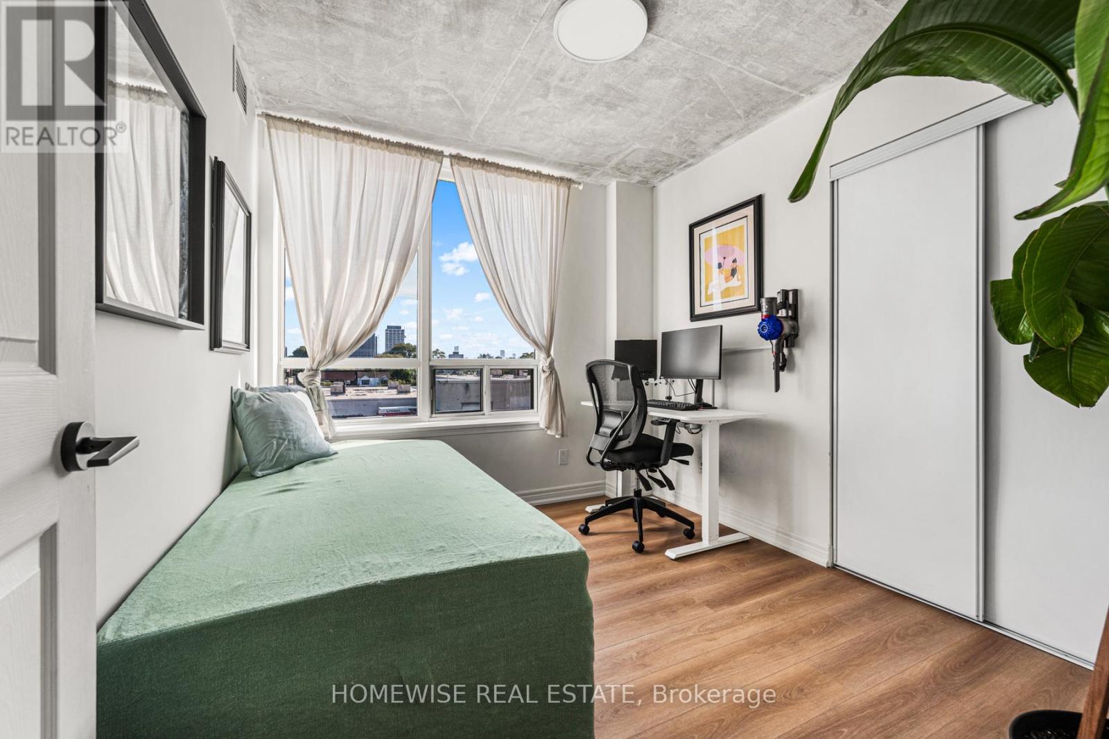 404 - 1369 Bloor Street W, Toronto, Ontario  M6P 4J4 - Photo 17 - C12435112