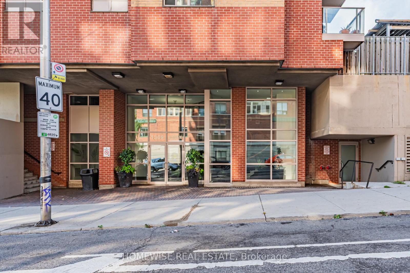 404 - 1369 Bloor Street W, Toronto, Ontario  M6P 4J4 - Photo 22 - C12435112