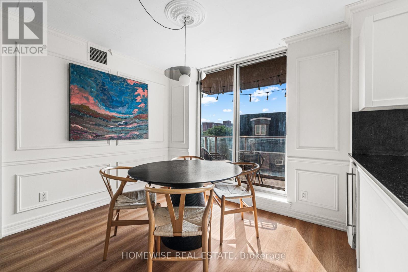404 - 1369 Bloor Street W, Toronto, Ontario  M6P 4J4 - Photo 6 - C12435112