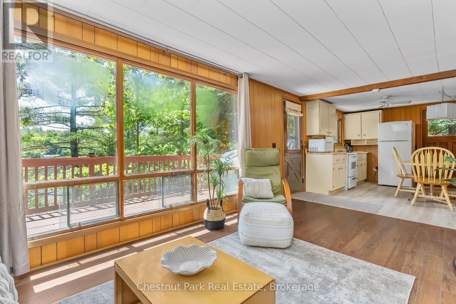 1054 10 Deewood Drive, Muskoka Lakes, Ontario  P0B 1M0 - Photo 5 - X12274261