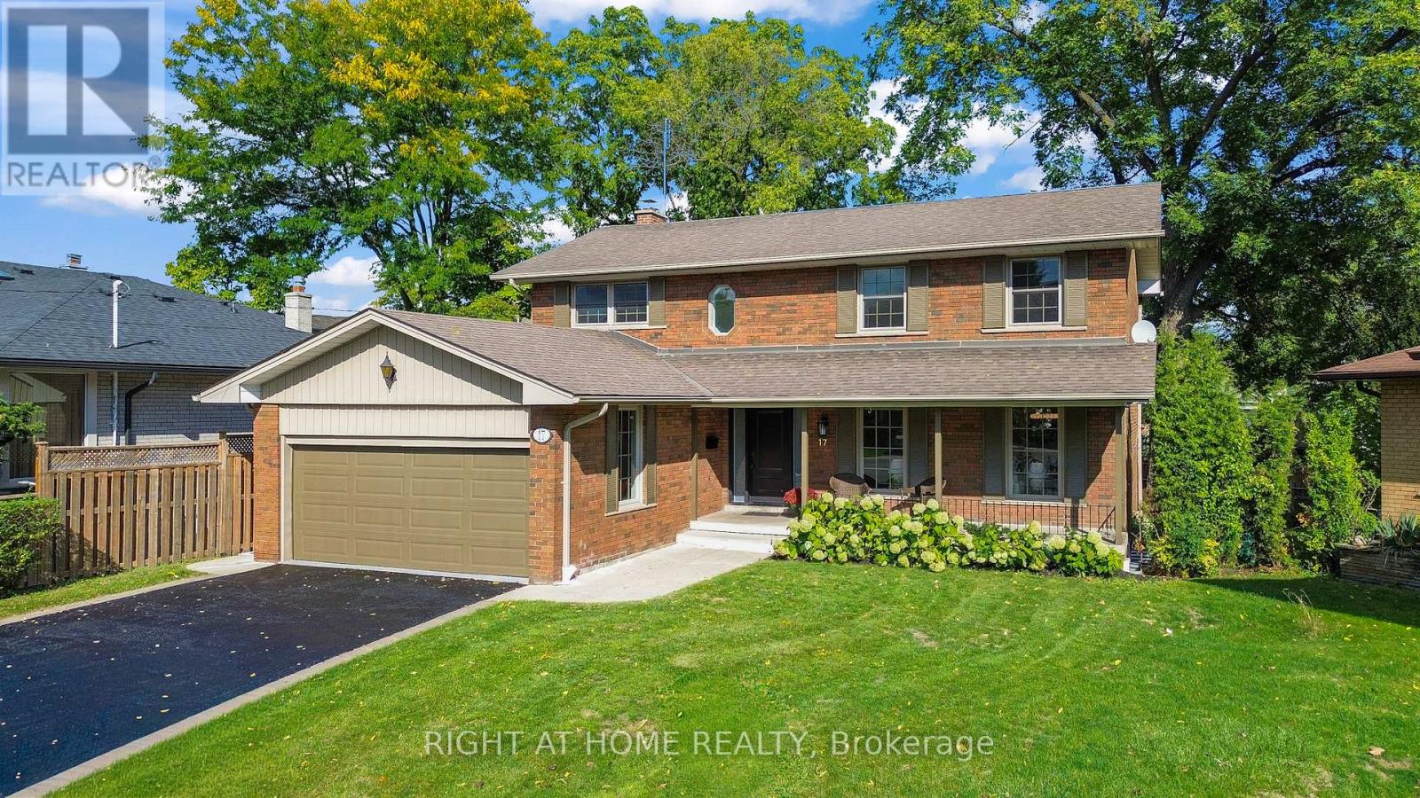 17 Glen Meadow Court, Toronto, Ontario  M9B 5B9 - Photo 2 - W12434330