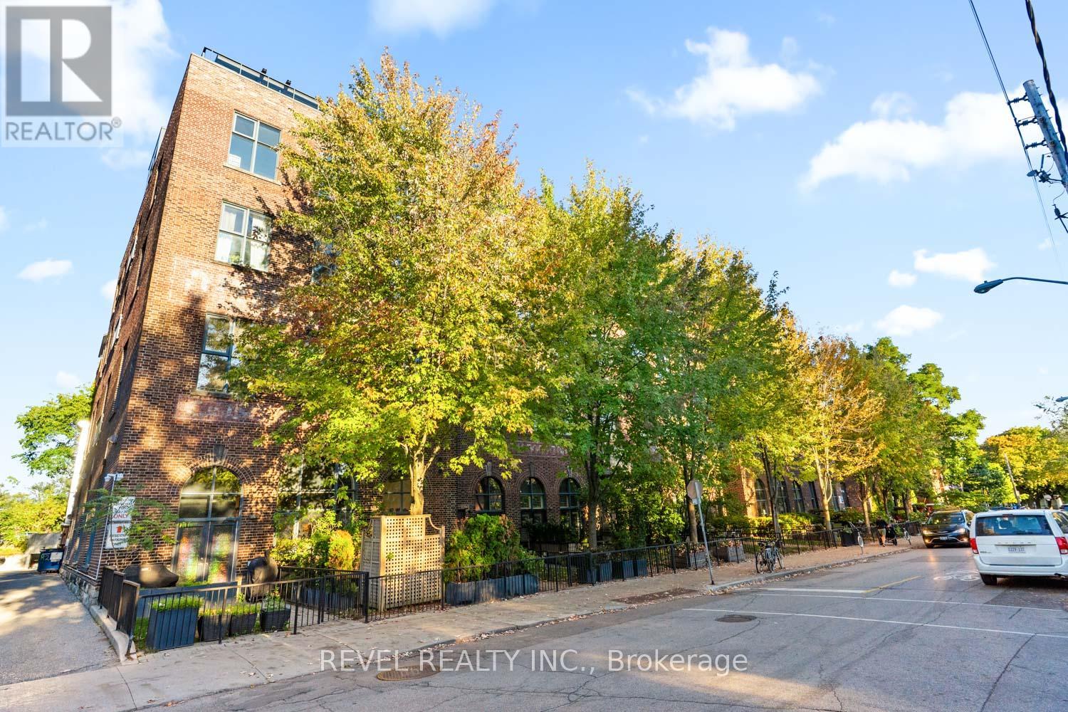 204 - 369 Sorauren Avenue, Toronto, Ontario  M6R 3C2 - Photo 25 - W12434917