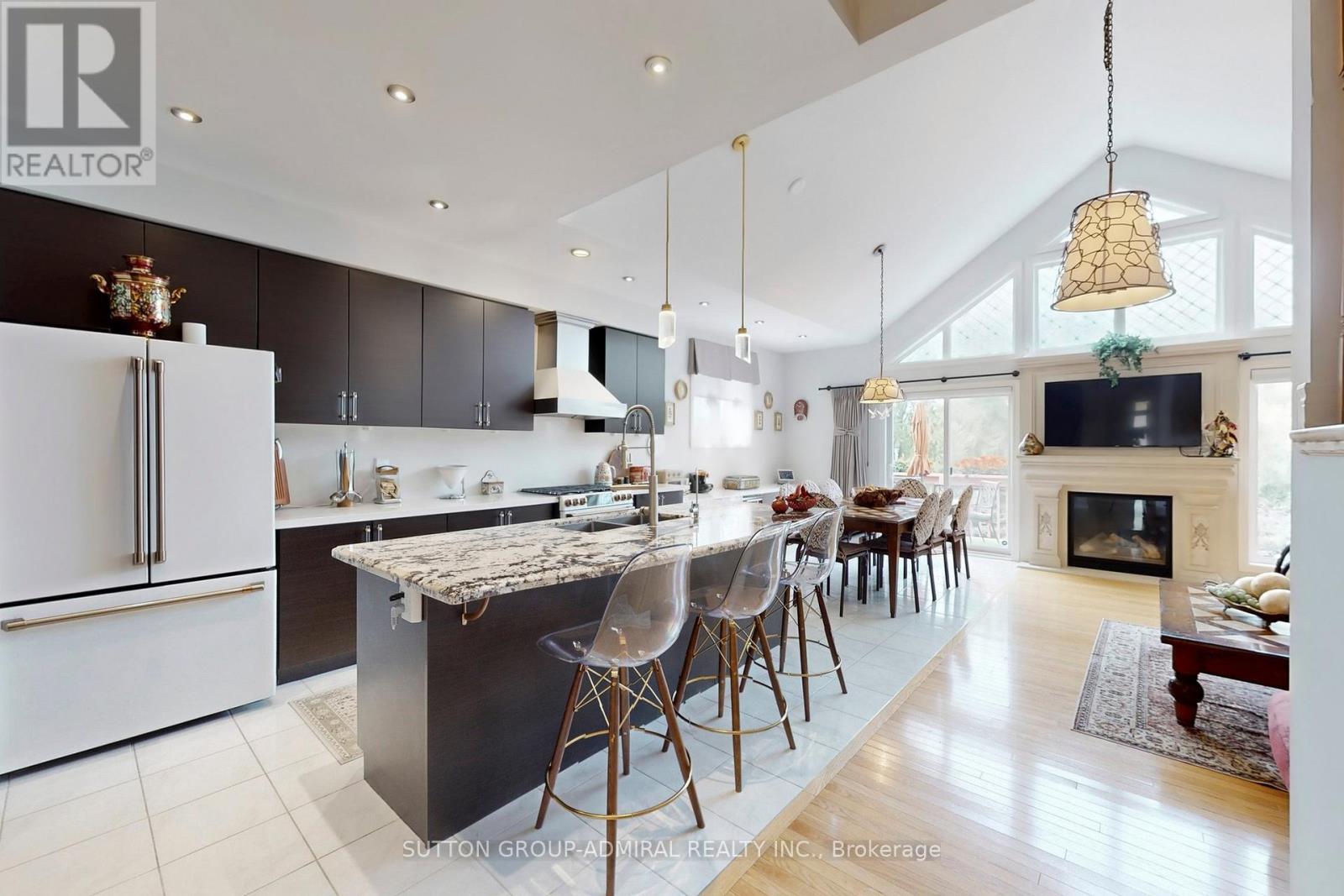 62 Waterton Way, Bradford West Gwillimbury, Ontario  L3Z 0R3 - Photo 13 - N12435089