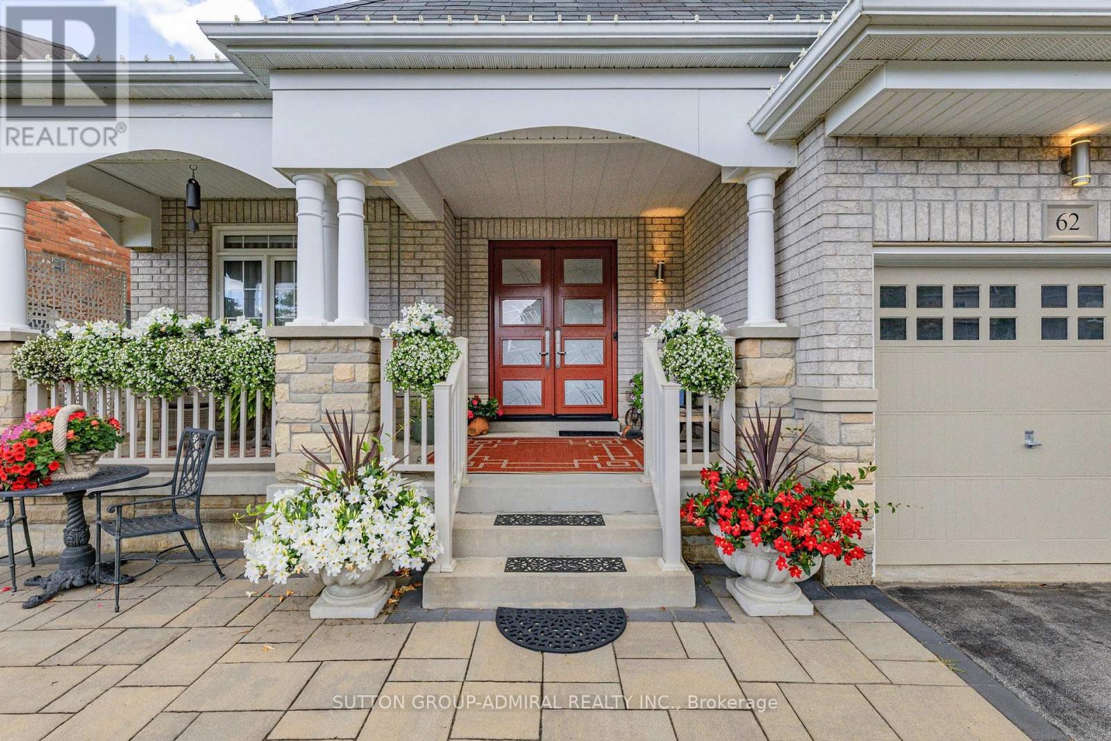 62 Waterton Way, Bradford West Gwillimbury, Ontario  L3Z 0R3 - Photo 3 - N12435089
