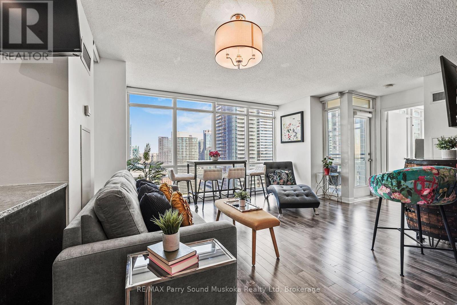 11 Brunel Court, Toronto, Ontario  M5V 3Y3 - Photo 2 - C12435208