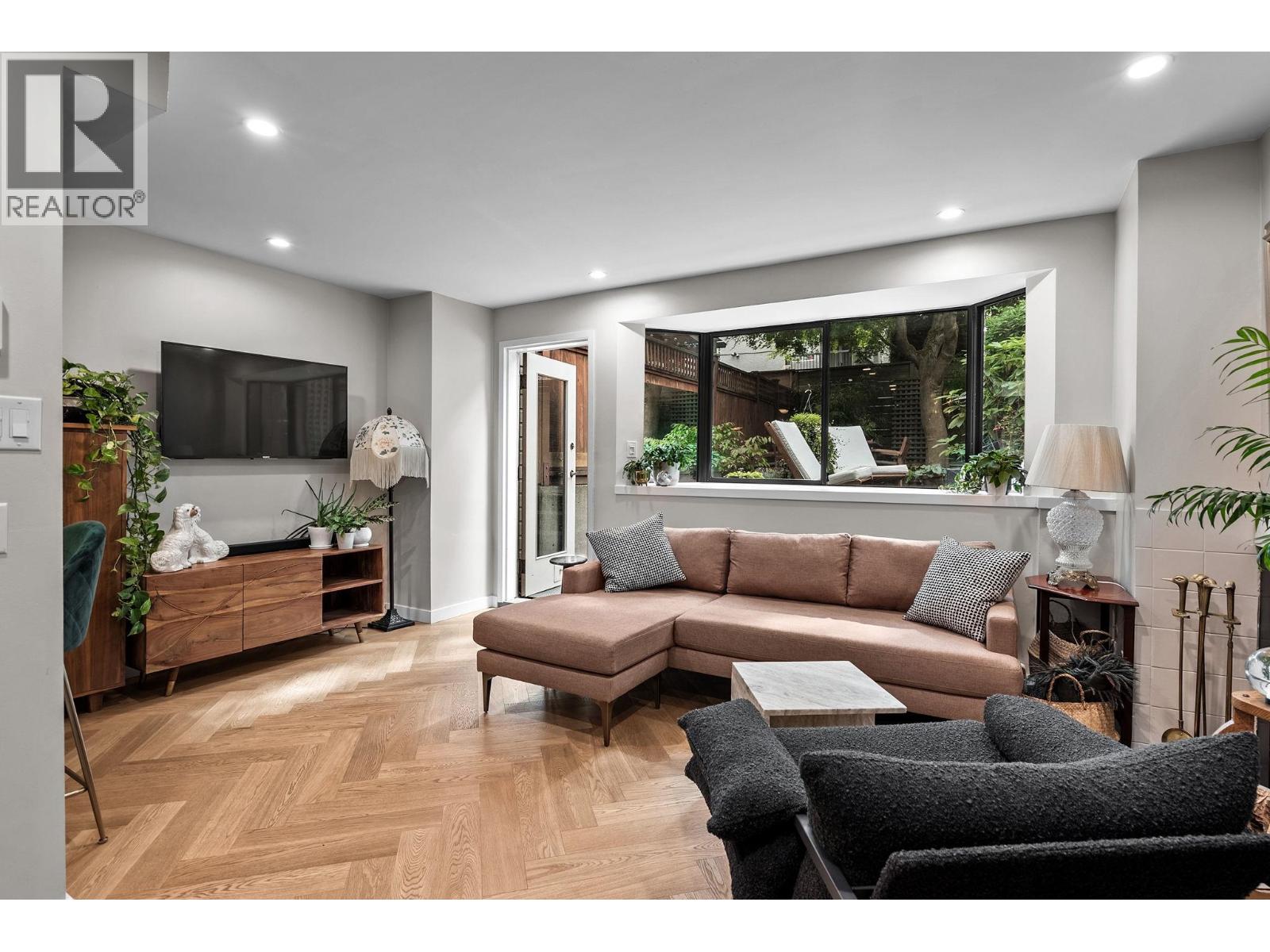 105 1922 W 7th Avenue, Vancouver, British Columbia  V6J 1T1 - Photo 2 - R3053397